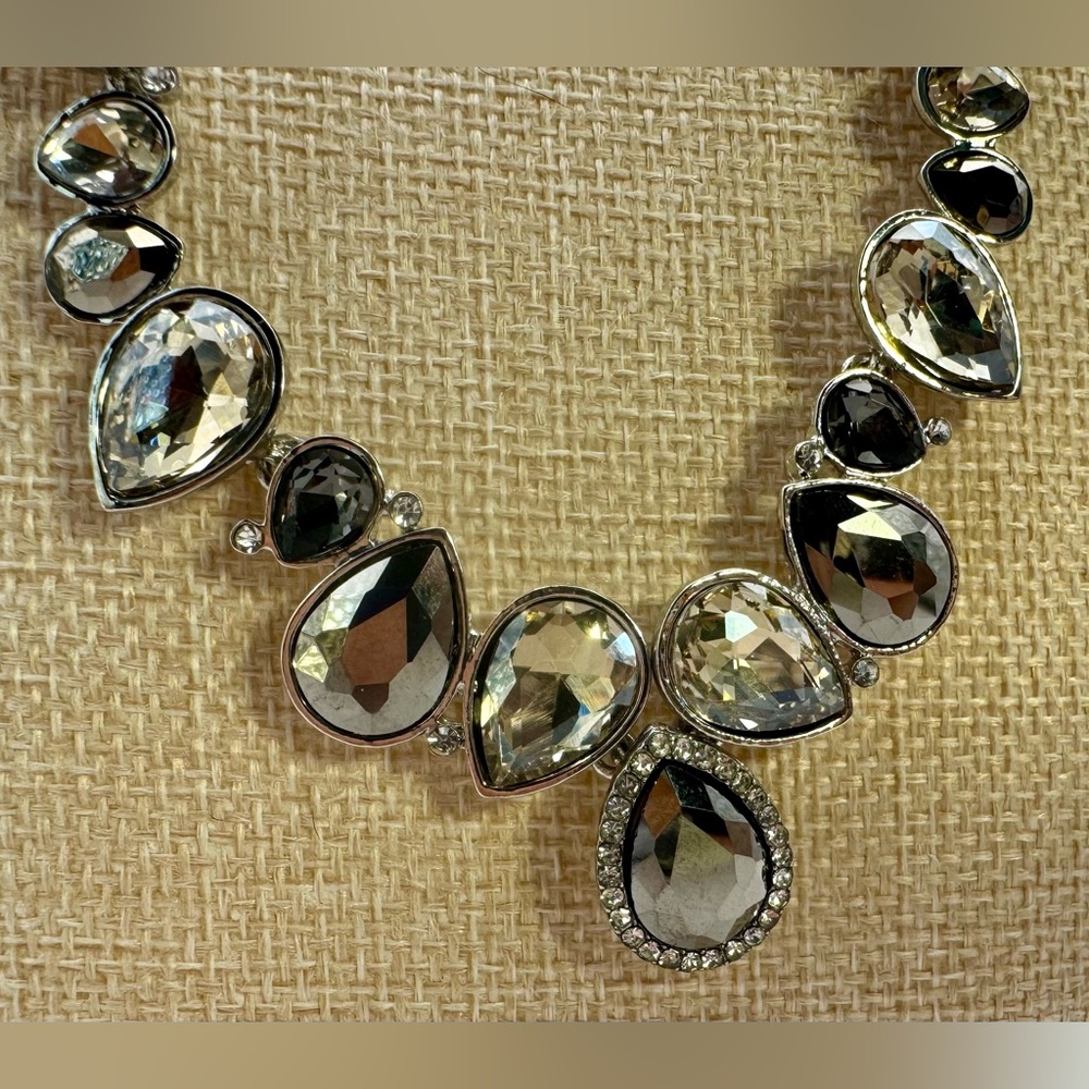 Gorgeous Free Form Teardrop Crystal Y-Drop Necklace Multi Size & Color Stones